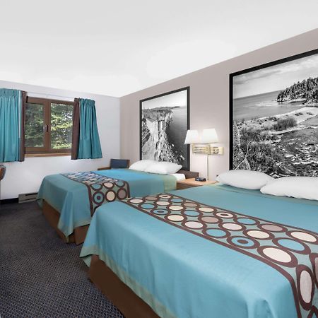 Super 8 By Wyndham Duluth Hotel Екстериор снимка