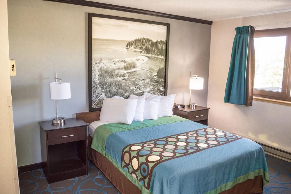Super 8 By Wyndham Duluth Hotel Екстериор снимка