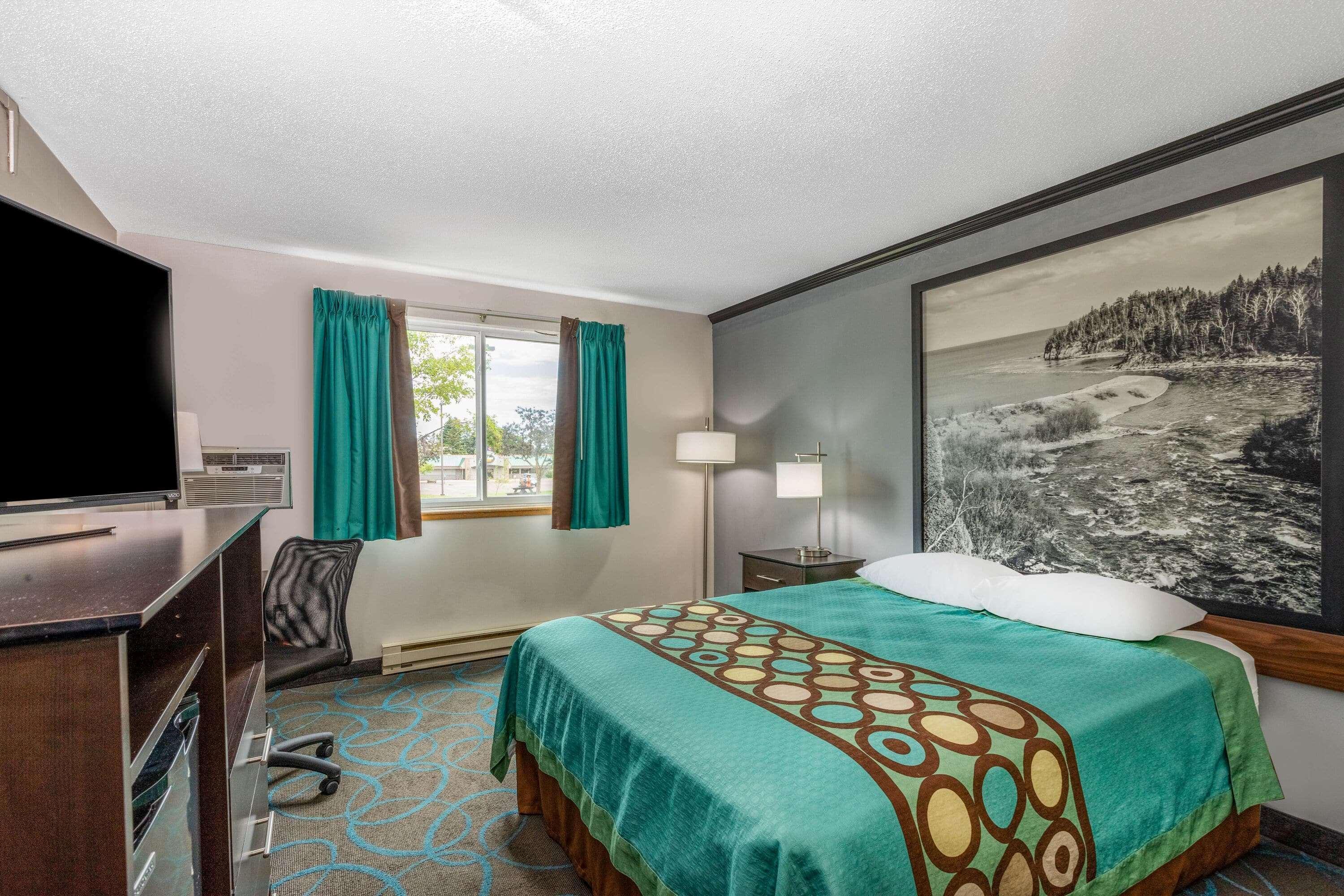 Super 8 By Wyndham Duluth Hotel Екстериор снимка