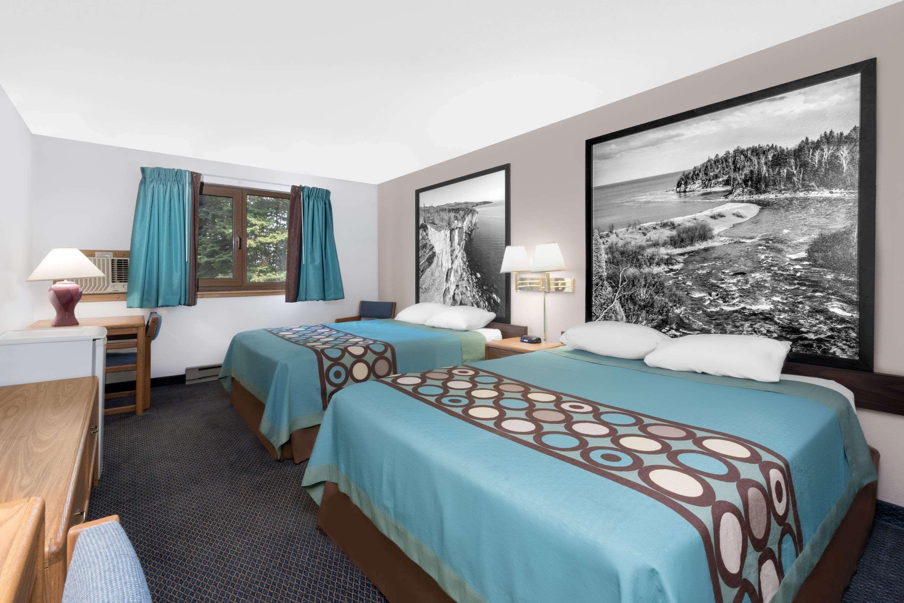 Super 8 By Wyndham Duluth Hotel Екстериор снимка