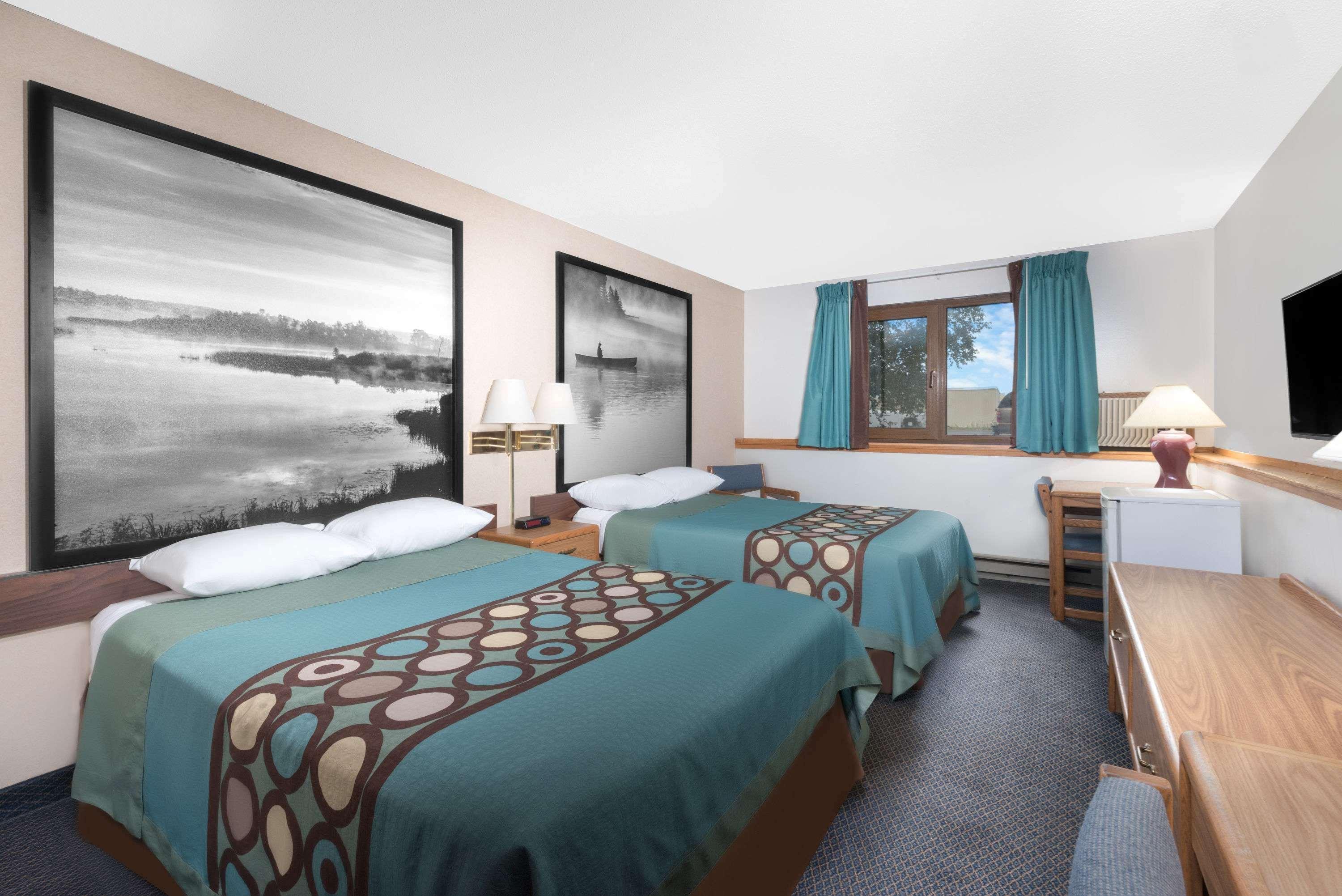 Super 8 By Wyndham Duluth Hotel Екстериор снимка