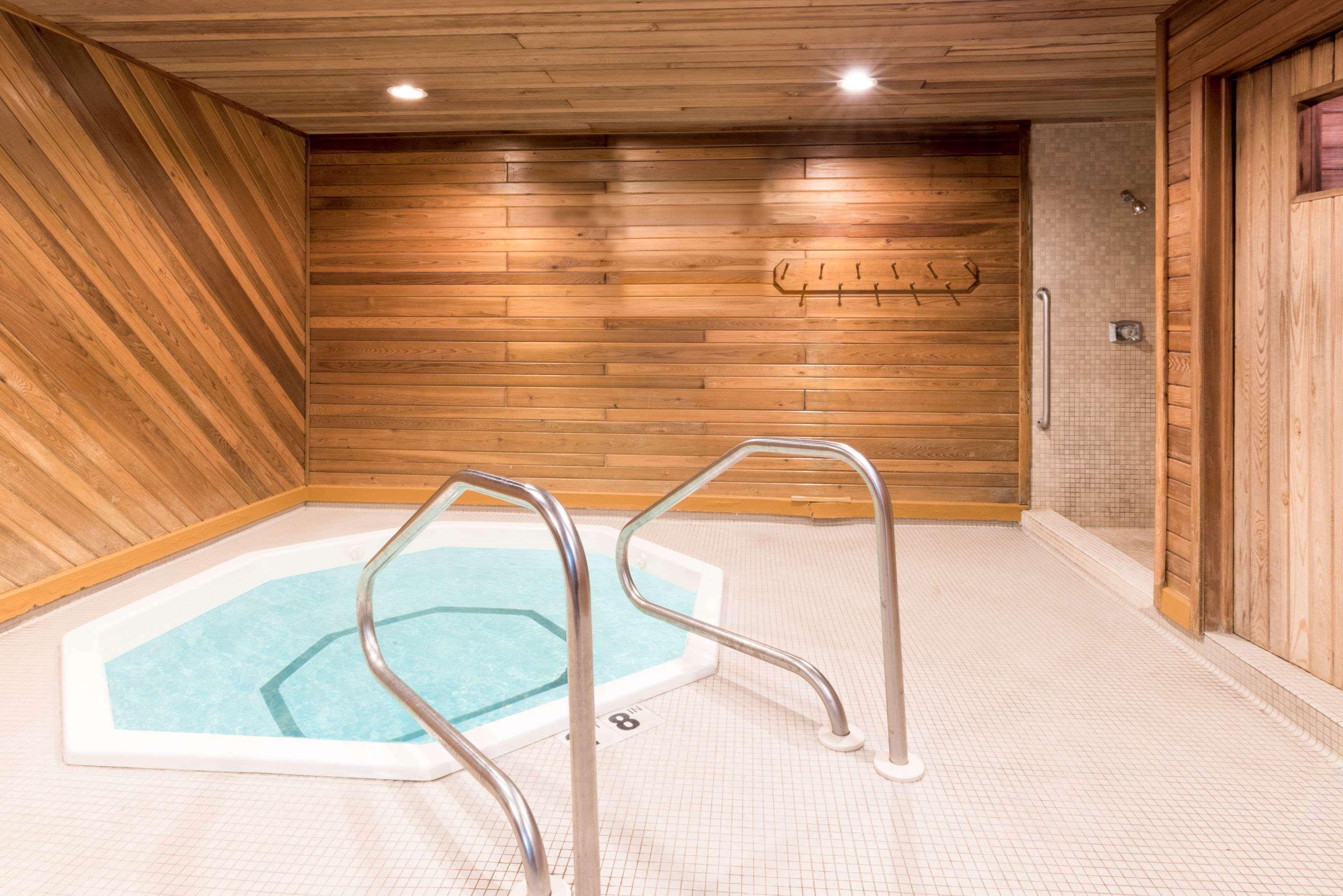 Super 8 By Wyndham Duluth Hotel Екстериор снимка