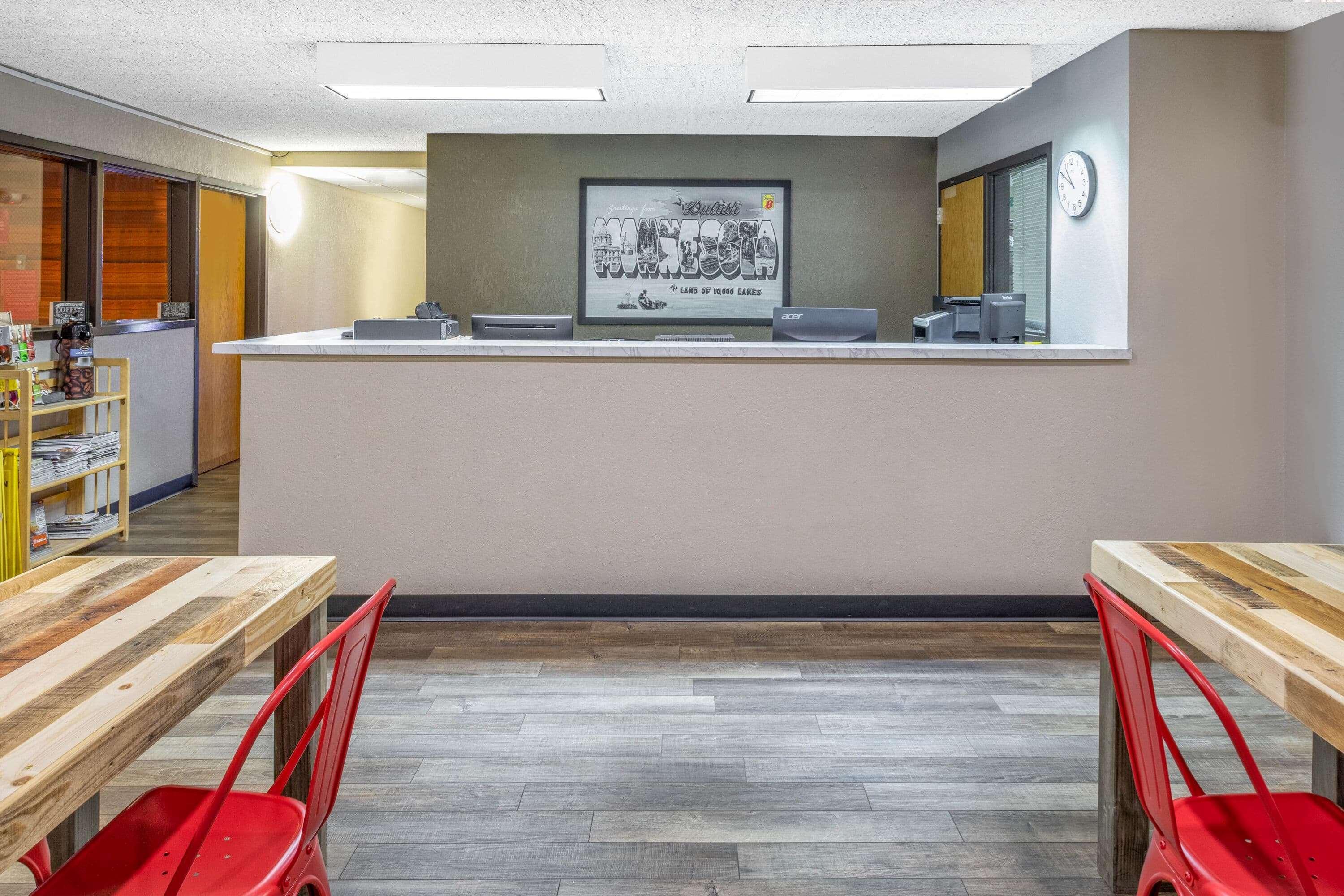 Super 8 By Wyndham Duluth Hotel Екстериор снимка