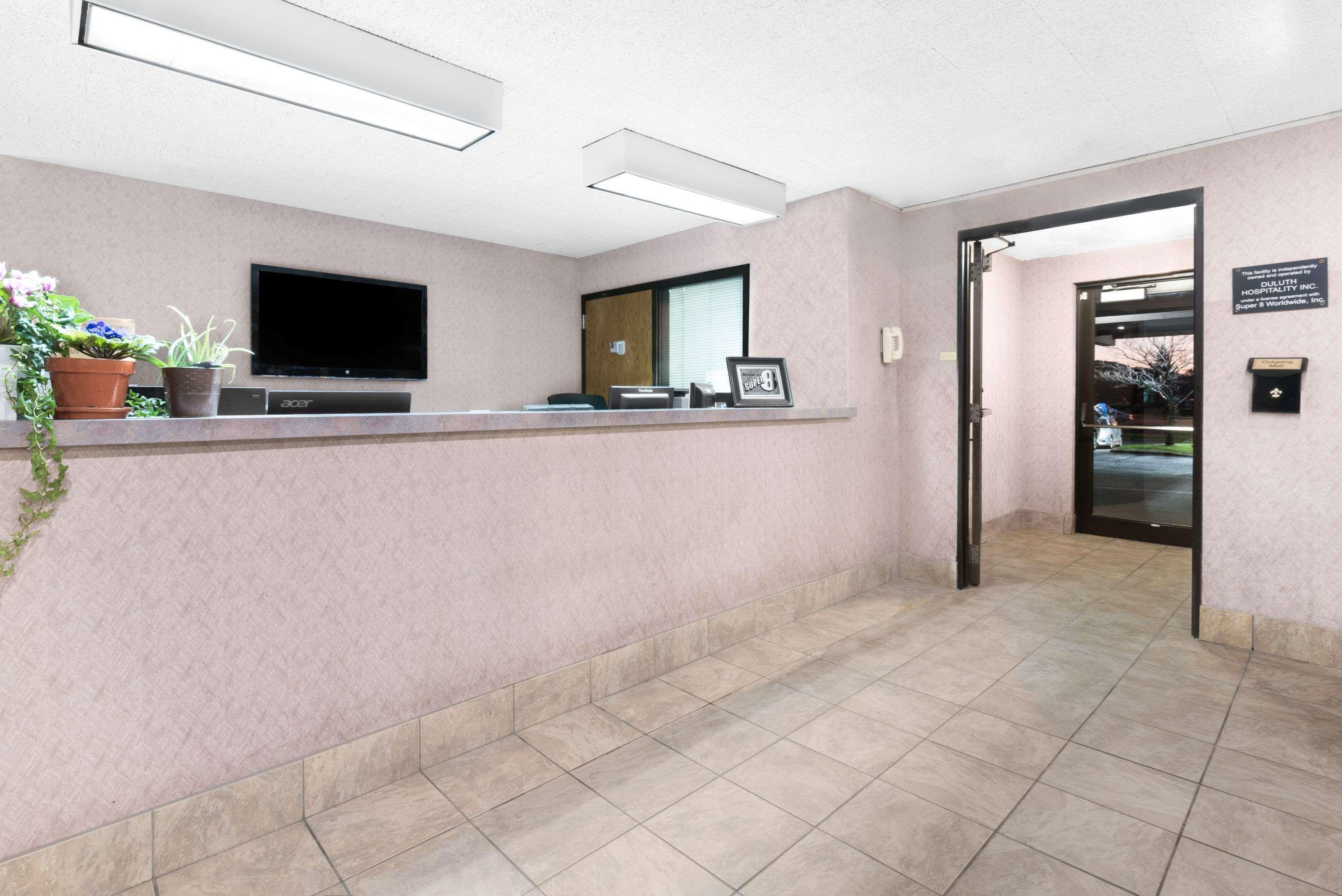 Super 8 By Wyndham Duluth Hotel Екстериор снимка