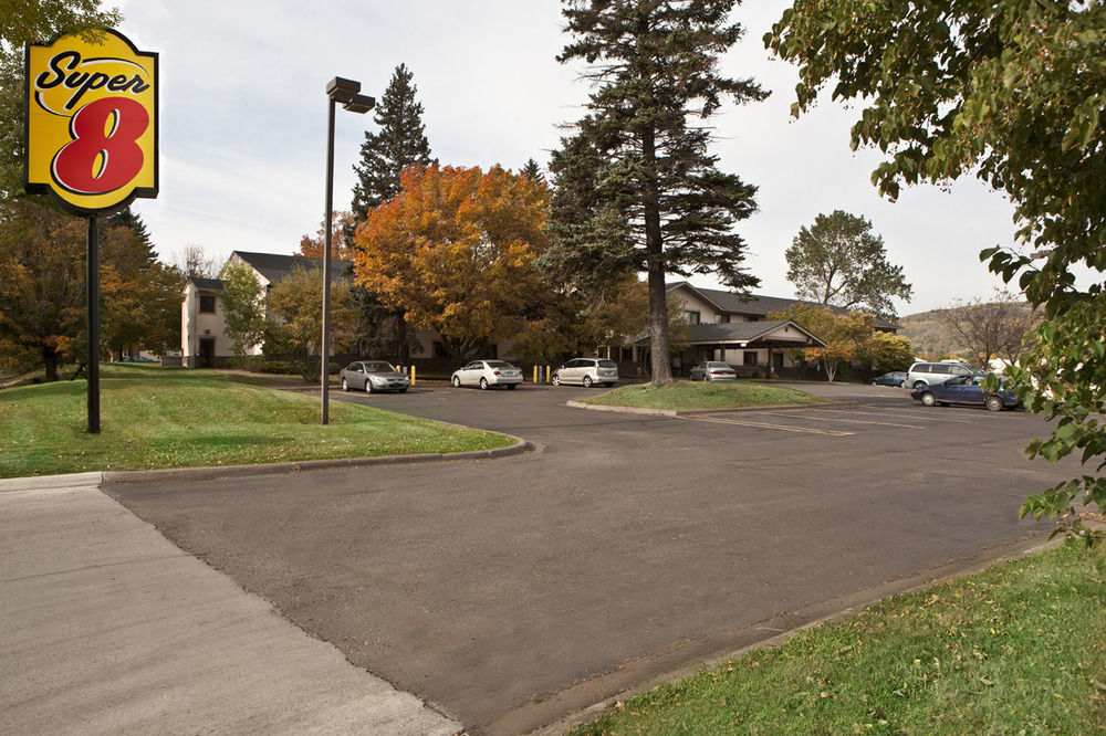 Super 8 By Wyndham Duluth Hotel Екстериор снимка